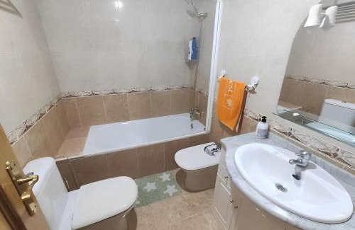 Elche Apartment | Elche stay 1, Amplio con garaje, 3 dormitorios, 2 baños