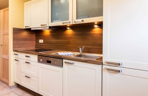 Muritz Apartment | Idyllic Getaway at Eldenburg: Family-Friendly Lake Retreat