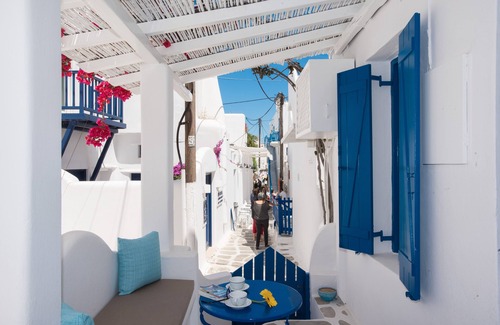 Mykonos Apartment | Discover Eleanna's Deluxe Studio with Cozy Patio Retreat