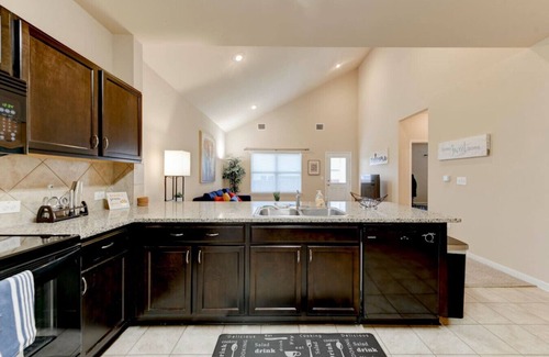 Austin House | Family-Friendly 4BR Retreat Next to Tesla Station