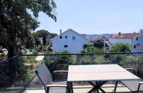 Donja Lastva Apartment | Discover Elefante 7: Family-Friendly Stay in Tivat