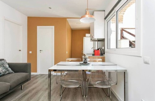 Collblanc y La Torrassa Apartment | Family-Friendly 2 Bedroom Apartment in L'Hospitalet de Llobregat
