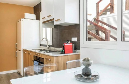 Collblanc y La Torrassa Apartment | Family-Friendly 2 Bedroom Apartment in L'Hospitalet de Llobregat