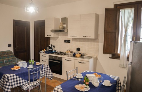 Lidarno House | Inviting Villa with Pool in Umbrian Countryside Near Assisi