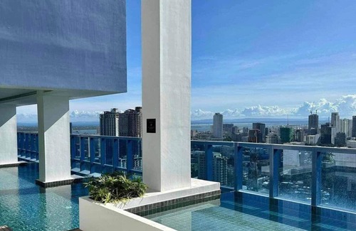 Lahug Apartment | Elegant Stay at 38th Park Avenue with Spa & Breakfast