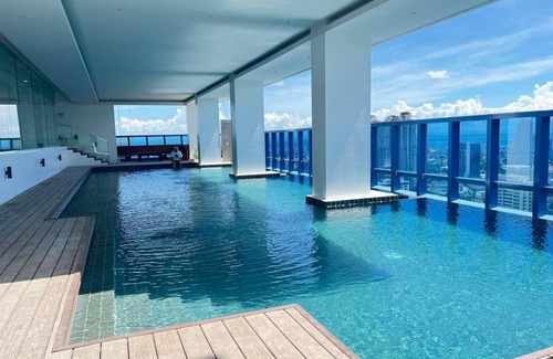 Lahug Apartment | Elegant Stay at 38th Park Avenue with Spa & Breakfast