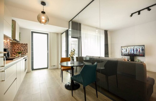 Aviatiei Apartment | Stylish Cloud9 Modern Apt with Kitchen & Breakfast Included