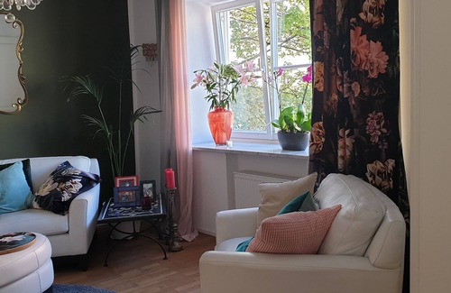 Neuschwabing Apartment | Radiant Retreat in Schwabing: Pet-Friendly & Family Ready