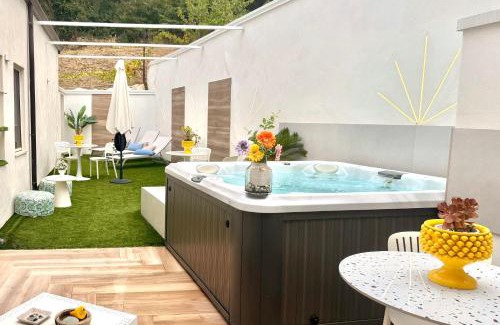 San Lucido Bed & Breakfast | Elegant Paema: Oceanfront Retreat with Top Guest Ratings