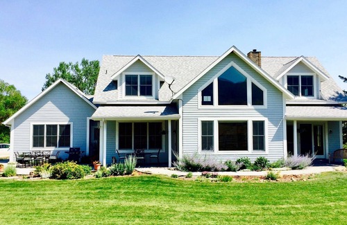 Story House | Tranquil Retreat with Big Horn Mountain Canyon Views