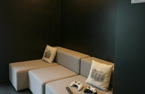 Bom Retiro Apartment | Elegant Suites Anhembi: Rated 10/10 with Pool & Family Features