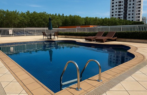 Jacarepagua Apartment | Discover Elegance Suítes Rio de Janeiro with Pool & Spa