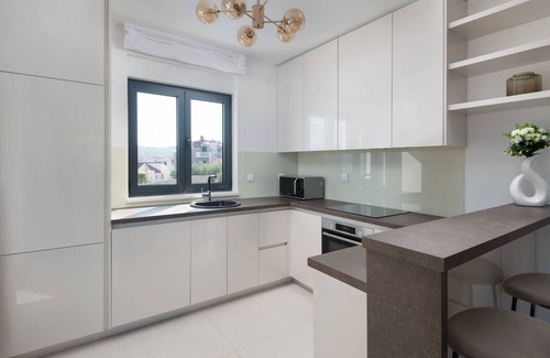 Razanj Villa | Elegant Villa Palm Bay 2 with Heated Pool & Ocean Views