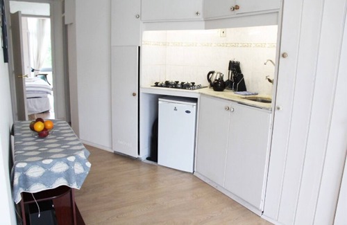 Peninsula Apartment | ELEGANT 1 BED APARTMENT WALKING DISTANCE FROM THE PORT AND THE BEACH