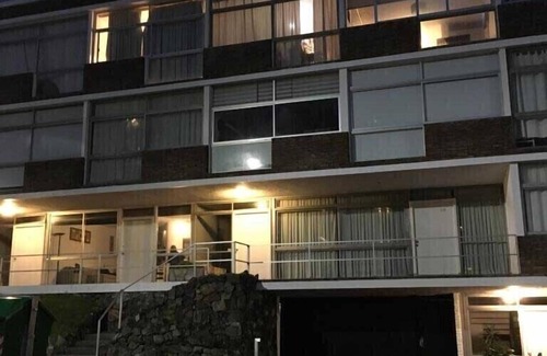 Peninsula Apartment | ELEGANT 1 BED APARTMENT WALKING DISTANCE FROM THE PORT AND THE BEACH
