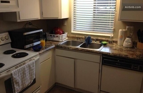 Villas Condo | Cozy 1-Bedroom Condo in Ft. Myers with Pool & Ocean View