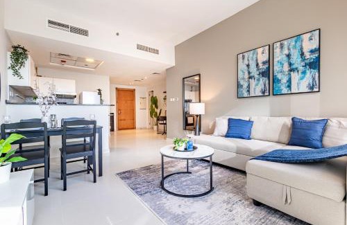 Abu Dhabi Apartment | Elegant 1BDR for Business Travelers and Families in the Heart of Reem Island