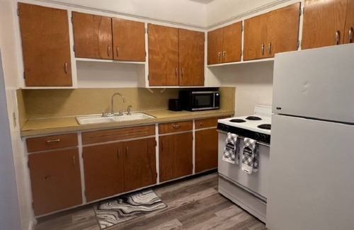 Ottawa House | Stylish 1Bed/1Bath Hotel, Pet-Friendly Near ProMedica