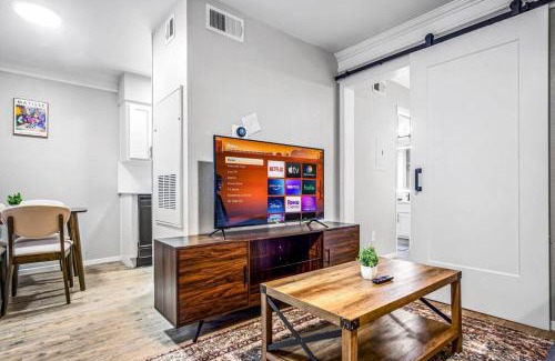 Brentwood Apartment | Elegant 1BR Haven - 10 Min to Downtown Austin