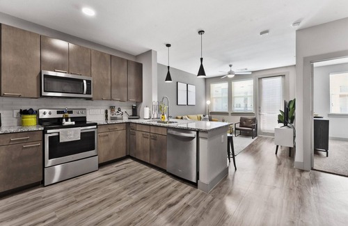 Montopolis Apartment | Cozy 1BR King Suite Near Downtown with Fast Wifi