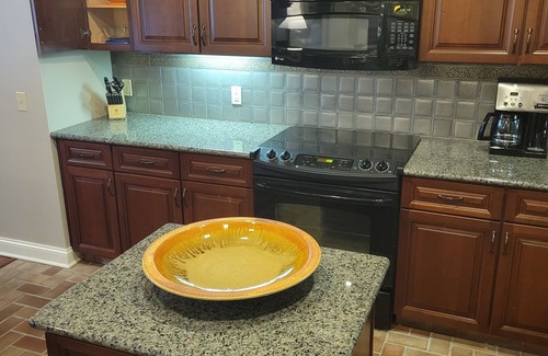Shawnee On Delaware Resort | Cozy 2 Bedroom Resort with Pool & Hot Tub in East Stroudsburg
