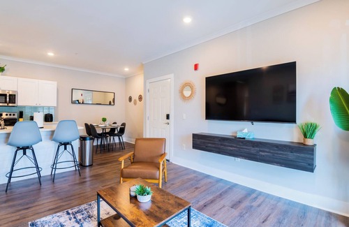Port Wentworth Apartment | Elegant 2-bedroom stay with AC, fitness room, WiFi, pool - D