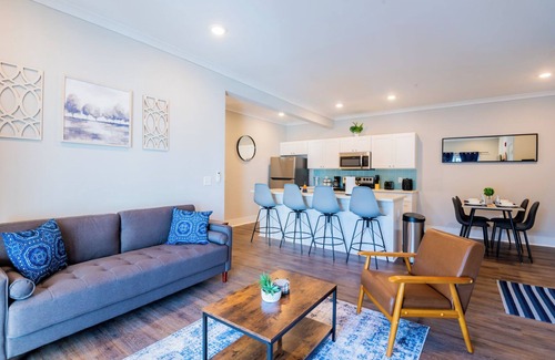 Port Wentworth Apartment | Elegant 2-bedroom stay with AC, fitness room, WiFi, pool - D