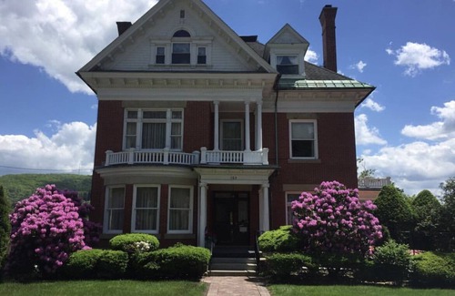 Derrick City House | Elegant 2 Bedroom Suite at the Historic Zippo Mansion