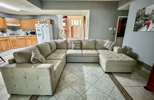 Parker Lane House | Stylish 2-Story House Steps from Downtown Austin