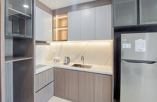 Kesawan Apartment | Elegant 2BR Apartment at The Reiz Condominium Medan