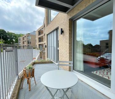 Sheffield Apartment | Stylish 2BR Apartment at Dukes Place - Family Friendly Stay