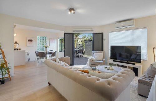 Northcross House | Family-Friendly 2BR Home with Aircon, Steps from Beach