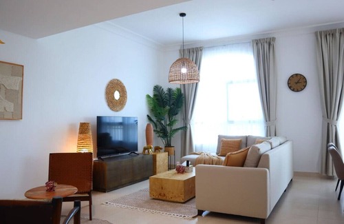 Abu Dhabi Apartment | Elegant 2BR Golf View Oasis w/Maid's Room - Ansam