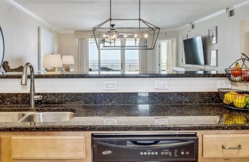 Parasol West Condo | Elegant Condo with Panoramic Ocean Views & Top Amenities
