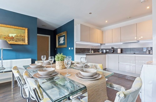 Shacklewell Apartment | Elegant 3 Bed Apartment Near Many Attractions
