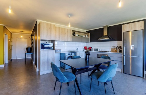 Flora Park Apartment | Elegant 3BR Apartment with Amazing Views