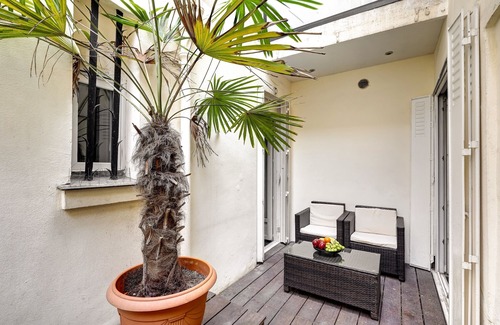 Chaillot Apartment | Elegant 3BR Arc de Triomphe