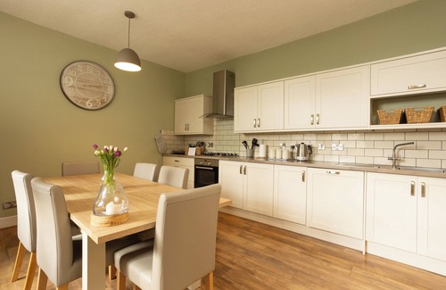 Berwick-upon-Tweed Apartment | Elegant 4 Bedroom Townhouse in the heart of Berwick upon Tweed
