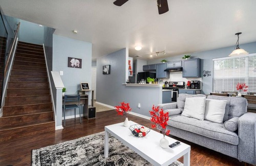 Franklin Park House | Stylish Retreat: 4-Star Hotel near Downtown with Game Room