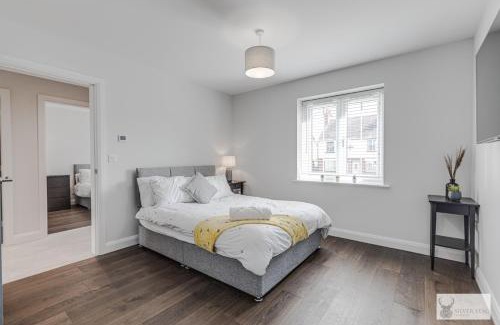 Ashby-de-la-Zouch Apartment | Pet-Friendly Silver Stag: 5 BR House with Perfect Reviews