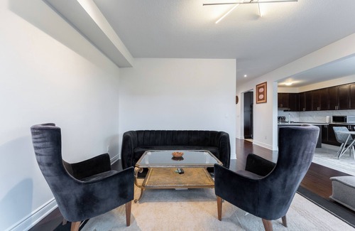 York Regional Municipality House | Elegant 5BR, 3.5WR Retreat |Spacious & Modern Stay