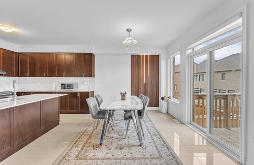 York Regional Municipality House | Elegant 5BR, 3.5WR Retreat |Spacious & Modern Stay