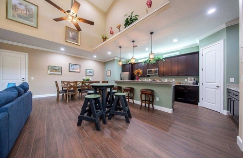 Oviedo Villa | Elegant 6-bedroom, 6-bath home, sleeps 12. Ideal for large groups with Optional Banquet Room