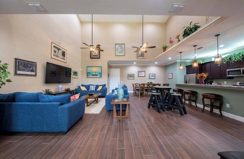 Oviedo Villa | Elegant 6-bedroom, 6-bath home, sleeps 12. Ideal for large groups with Optional Banquet Room