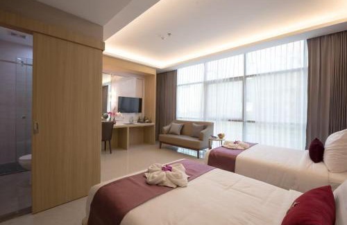 Prawet Hotel | Stylish 5-Star Airport Hotel with Pool and Family Amenities