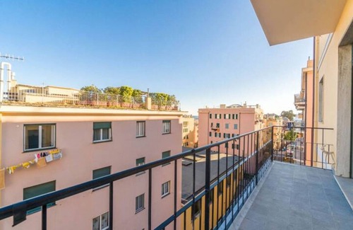 Albaro Apartment | Bright Apartment Steps from Boccadasse in Genova