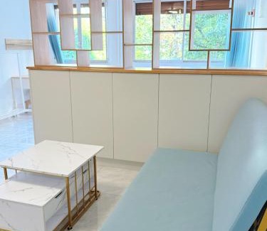 Auteuil Bed & Breakfast | Stylish Studio Jouvenet: Pet Friendly & Family Welcome