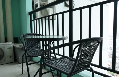 Chinatown Apartment | Stylish 1BR Green Central City Apartment with Pool Access