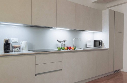 L'antico Ghetto Ebraico Apartment | Stylish One Bedroom Apartment with Top Amenities Await