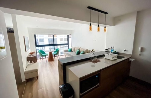 Leuro Apartment | Cozy 2BR Retreat in Prime Central Location - Rated 10/10